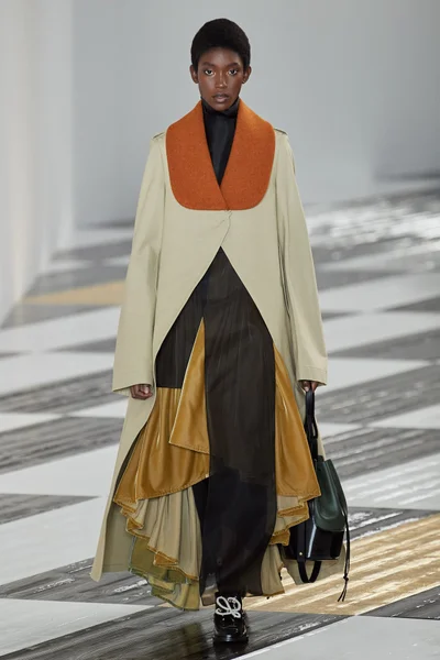 Look 12